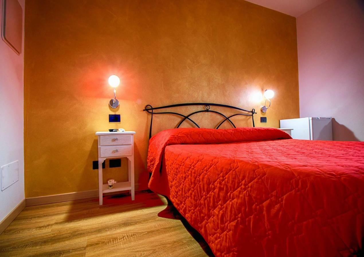 Hotel La Casa Dei Nonni Sul Garda à Peschiera del Garda Extérieur photo