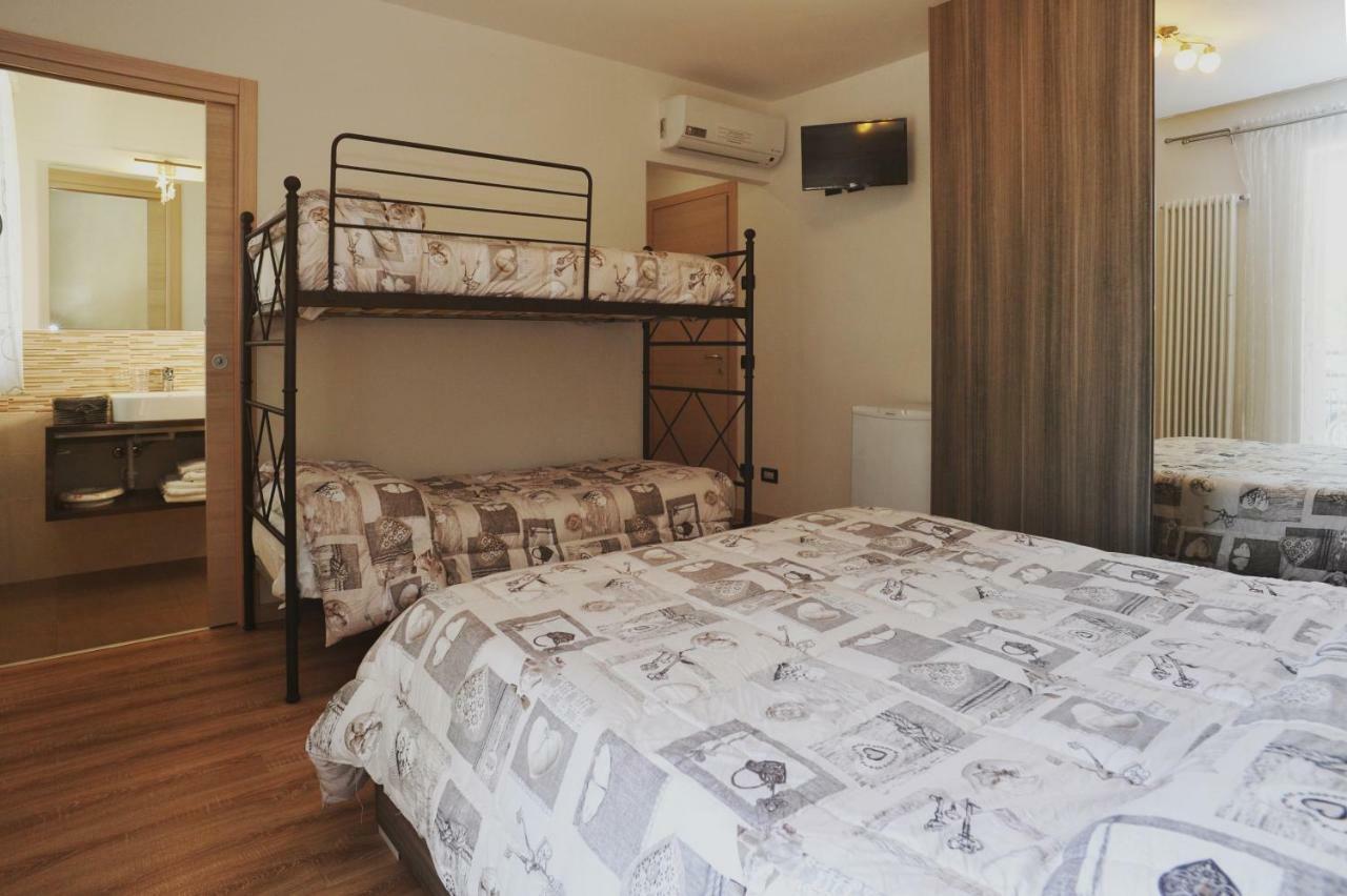 Hotel La Casa Dei Nonni Sul Garda à Peschiera del Garda Extérieur photo